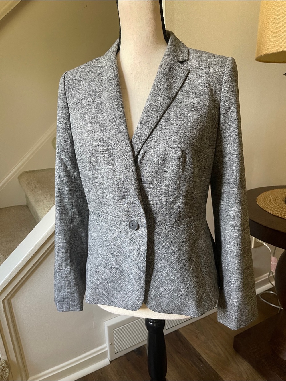 Ann Taylor factory, gray textured crosshatch-single button closure blazer 4petit